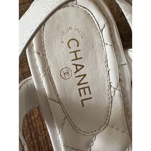 Chanel White Leather Gold CC Quilted T-Strap Sandals Block Heel 38C 8 Italy 2000 - Picture 9 of 14